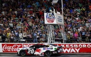 کریستوفر بل در گذشته جوی لوگانو برای گرفتن مسابقه All -Star – Inforum حرکت می کند کریستوفر بل در گذشته جوی لوگانو برای گرفتن مسابقه All -Star – Inforum حرکت می کند